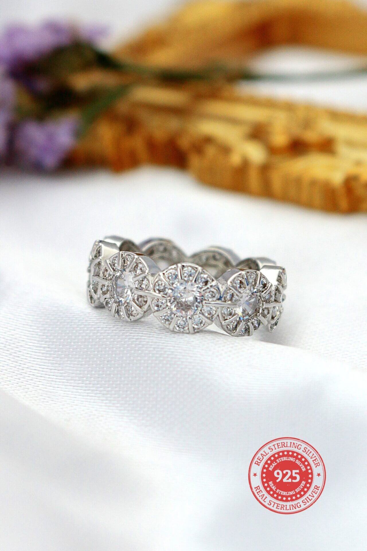 925 Silver Circle Cubic Zirconia Band Ring